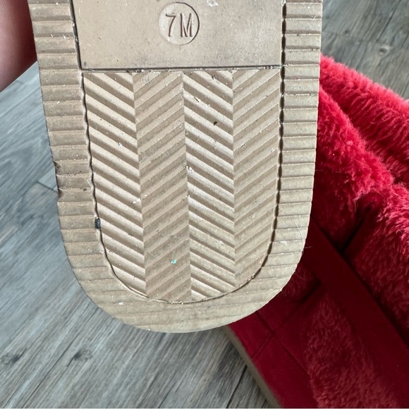 Guess Red Faux Fur Winter Boot Size 7 - Picture 6 of 6